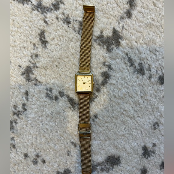 Watch - Picture 2 of 3